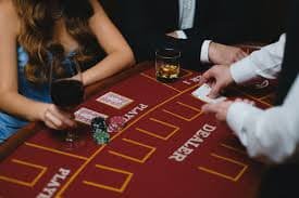 lucky 12 Crash Tables Jahan Har Second Matter Karta Hai